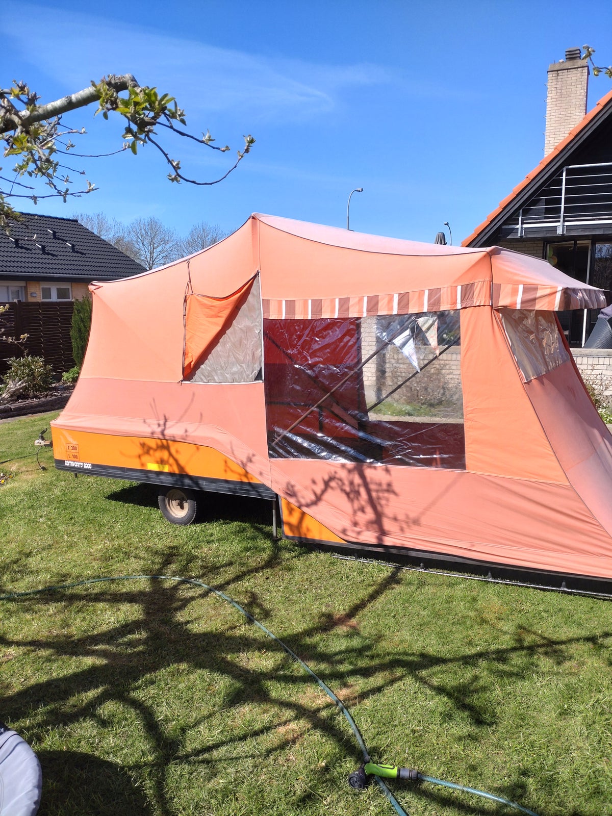 Combi Camp 2000 Silhouette - DrawGPT